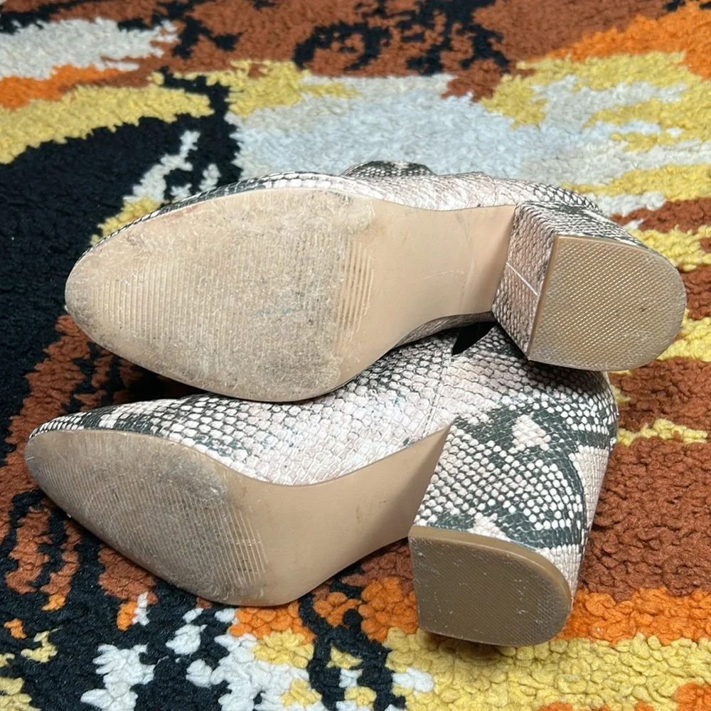Forrest, STEVE MADDEN, snake bootie!!